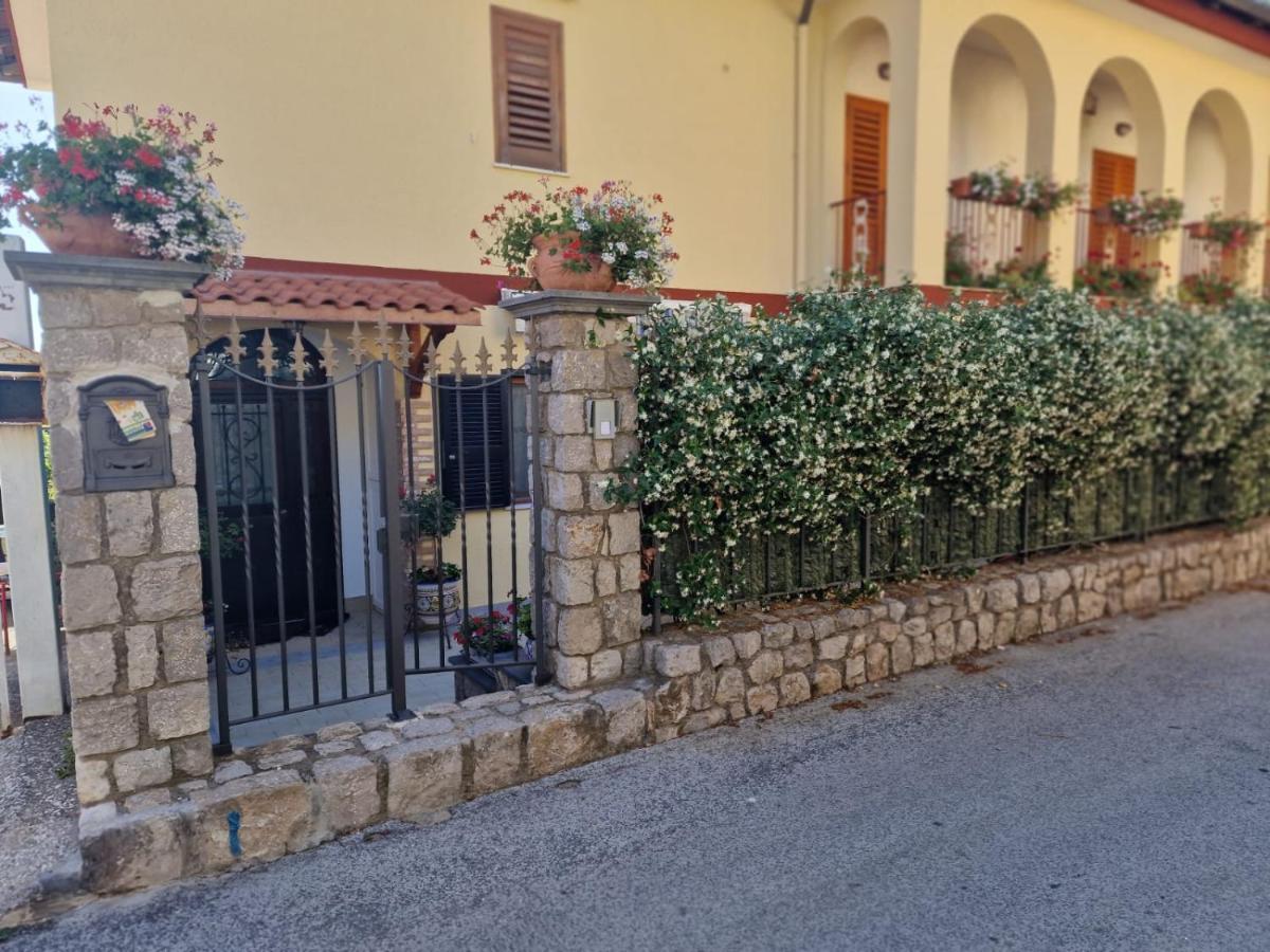 ヴィーコ・エクエンセ Casa Mariateresaヴィラ エクステリア 写真